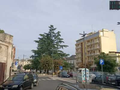 Proseguendo e superata l�odierna ampia piazza Caduti del Terrorismo...